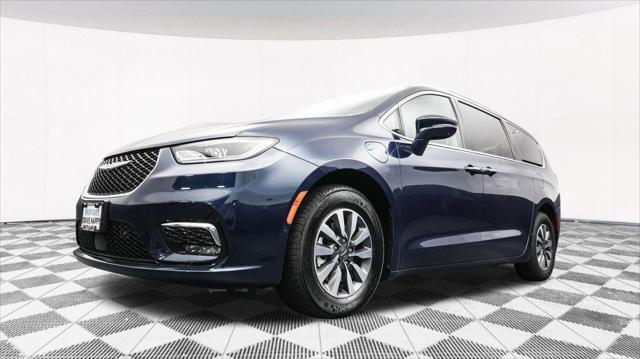 used 2021 Chrysler Pacifica Hybrid car, priced at $23,477