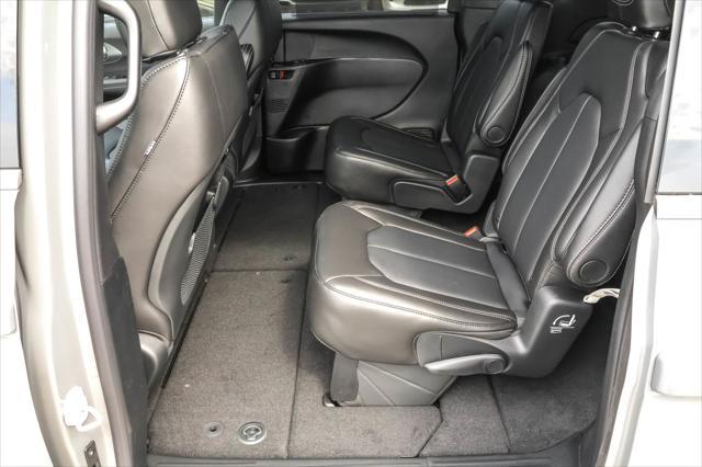 new 2025 Chrysler Pacifica car, priced at $43,968