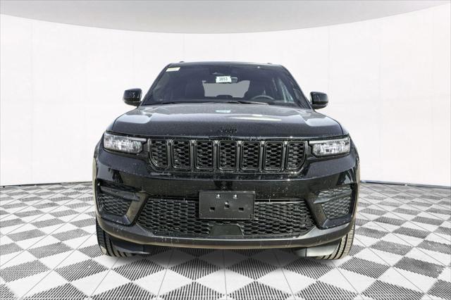 new 2025 Jeep Grand Cherokee car, priced at $41,603