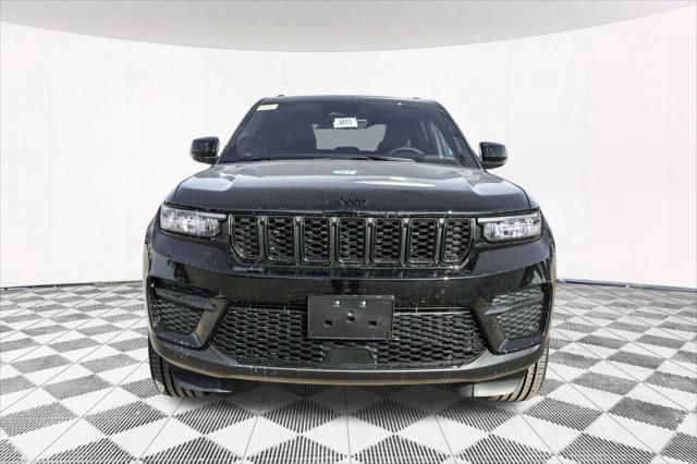 new 2025 Jeep Grand Cherokee car, priced at $42,803