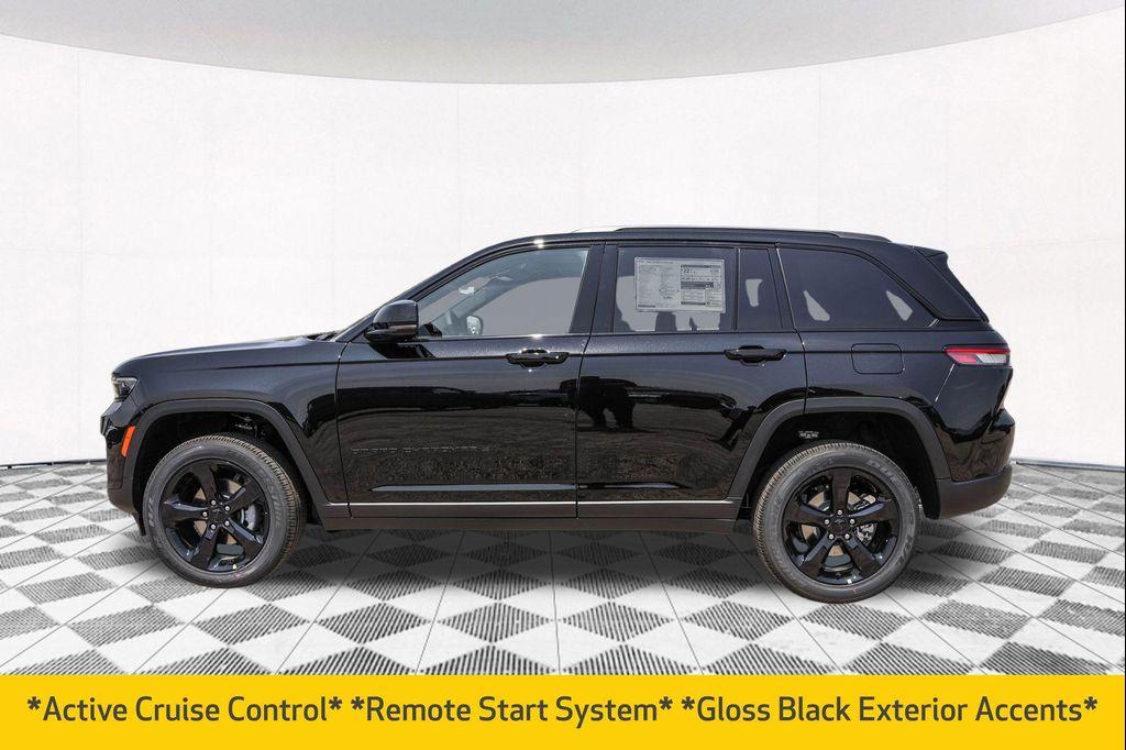 new 2025 Jeep Grand Cherokee car, priced at $38,002