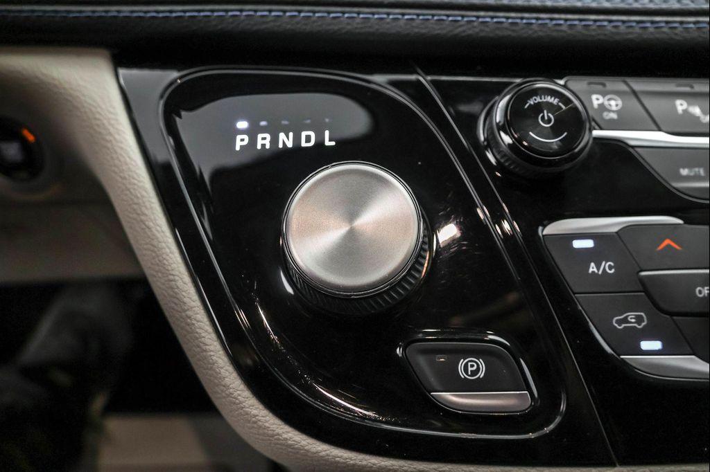 used 2021 Chrysler Pacifica Hybrid car, priced at $19,577