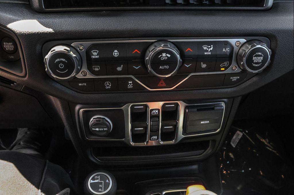 new 2025 Jeep Wrangler car, priced at $44,009