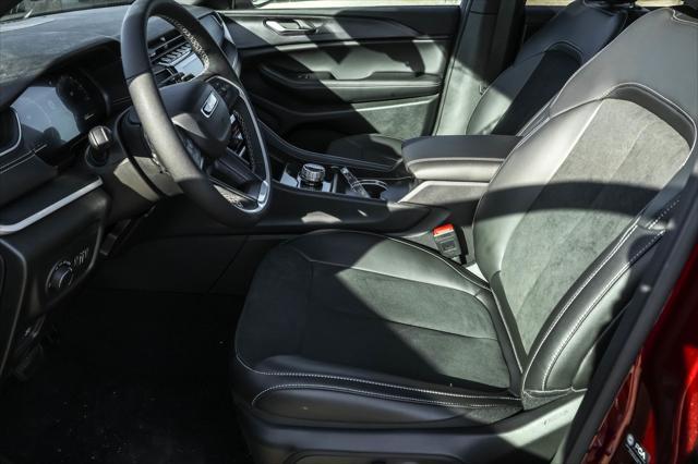 new 2025 Jeep Grand Cherokee car, priced at $41,665
