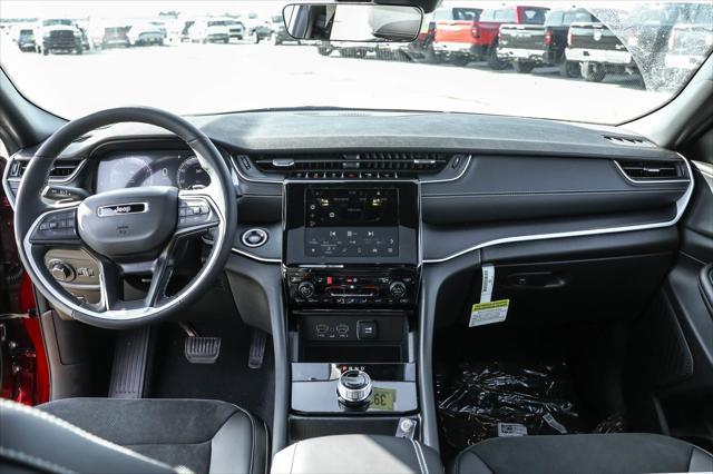 new 2025 Jeep Grand Cherokee car, priced at $41,665