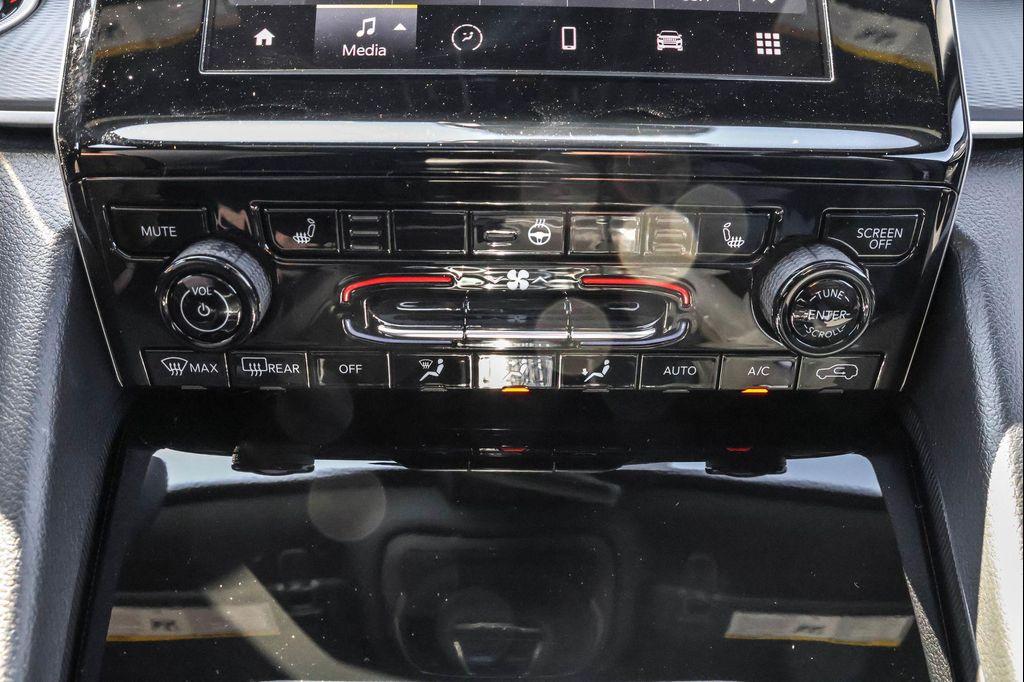 new 2025 Jeep Grand Cherokee car, priced at $38,486