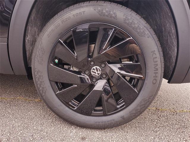 new 2024 Volkswagen Atlas car, priced at $43,515
