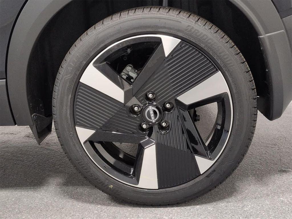 new 2025 Nissan Kicks car, priced at $26,300