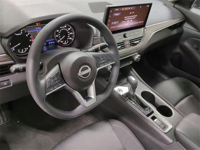 new 2025 Nissan Altima car