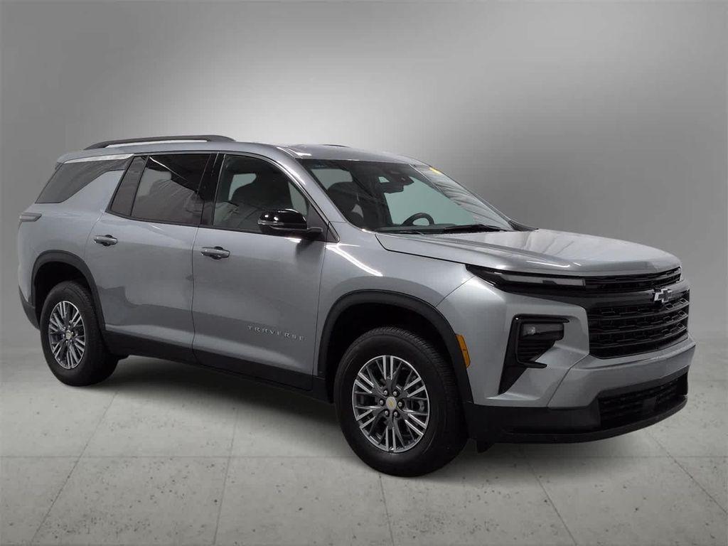 used 2025 Chevrolet Traverse car, priced at $36,815