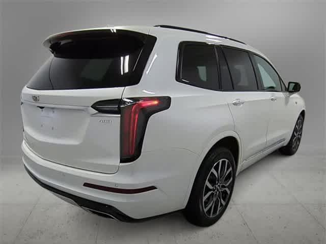 used 2022 Cadillac XT6 car, priced at $38,458