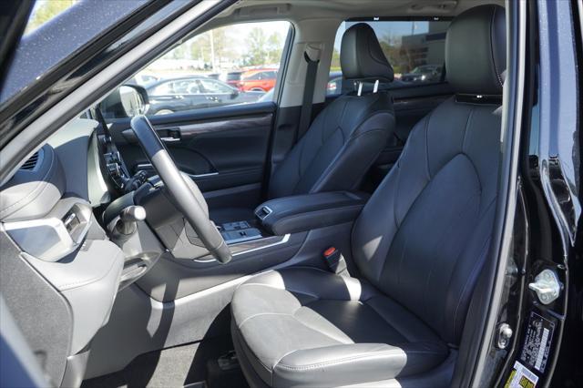 used 2023 Toyota Highlander car, priced at $36,695