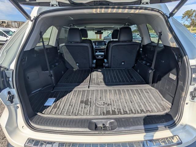 used 2019 Toyota Highlander car, priced at $24,499