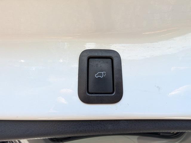 used 2019 Toyota Highlander car, priced at $24,499