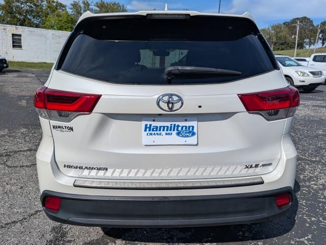 used 2019 Toyota Highlander car, priced at $24,499