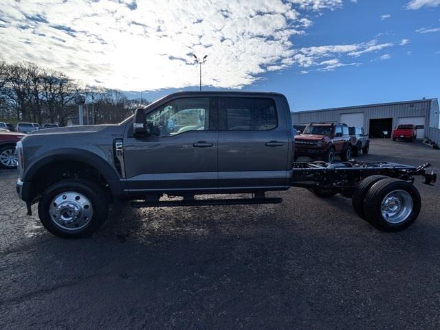 new 2025 Ford F-450 car, priced at $74,725