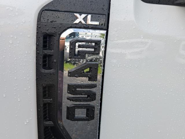 new 2025 Ford F-450 car, priced at $66,185