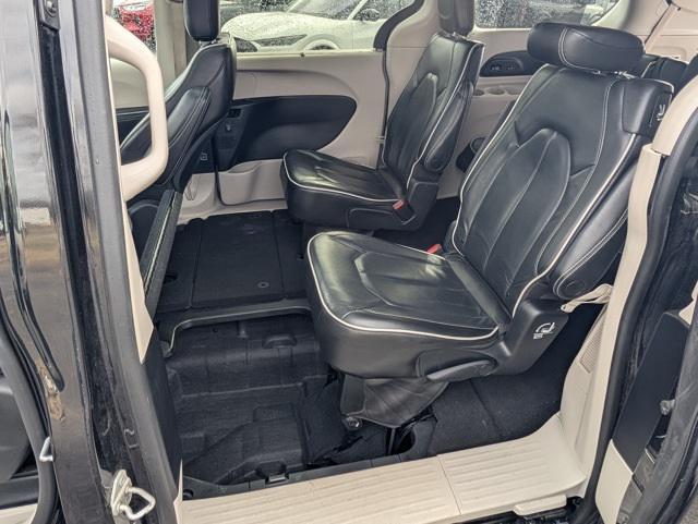 used 2022 Chrysler Pacifica car, priced at $26,999