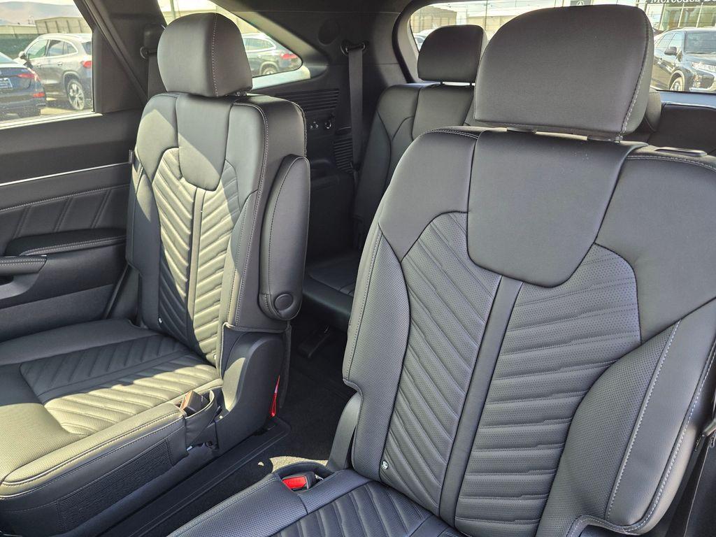 new 2026 Kia Sorento car, priced at $46,035