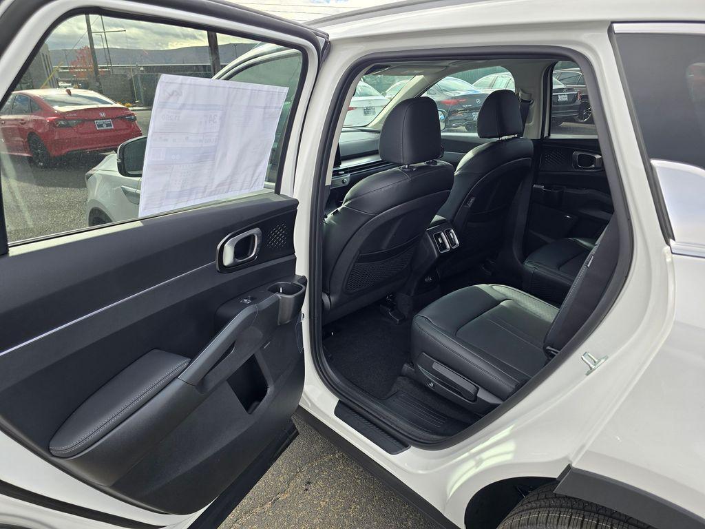 new 2026 Kia Sorento Hybrid car, priced at $42,611