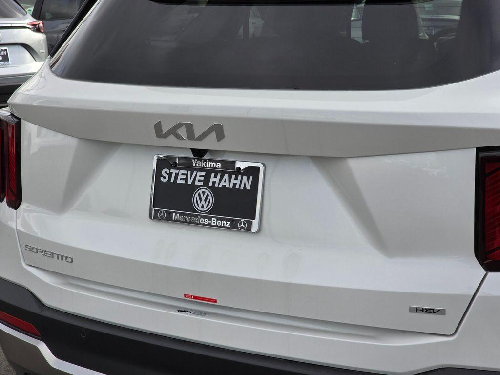 new 2026 Kia Sorento Hybrid car, priced at $42,611