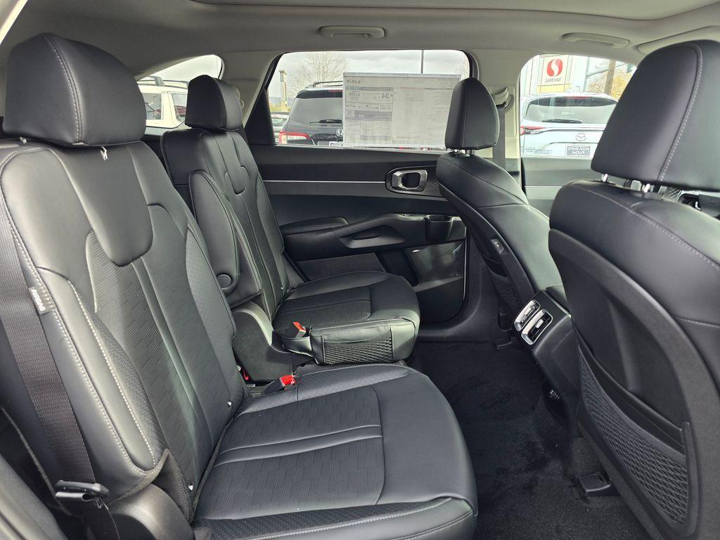 new 2026 Kia Sorento Hybrid car, priced at $42,611