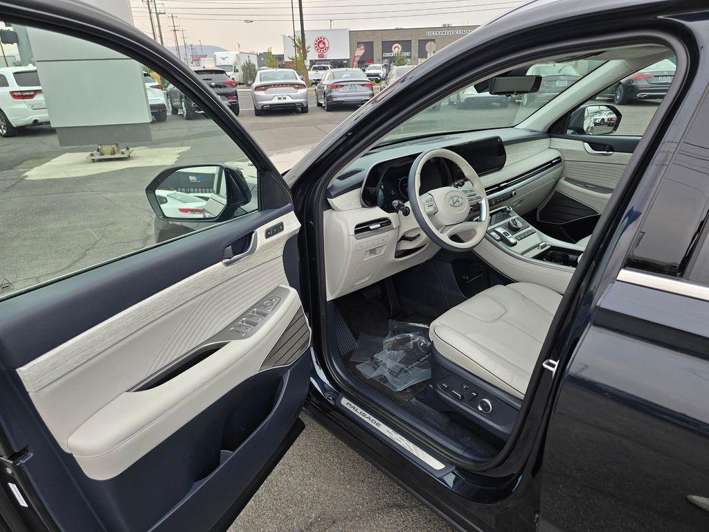 used 2023 Hyundai Palisade car, priced at $41,885