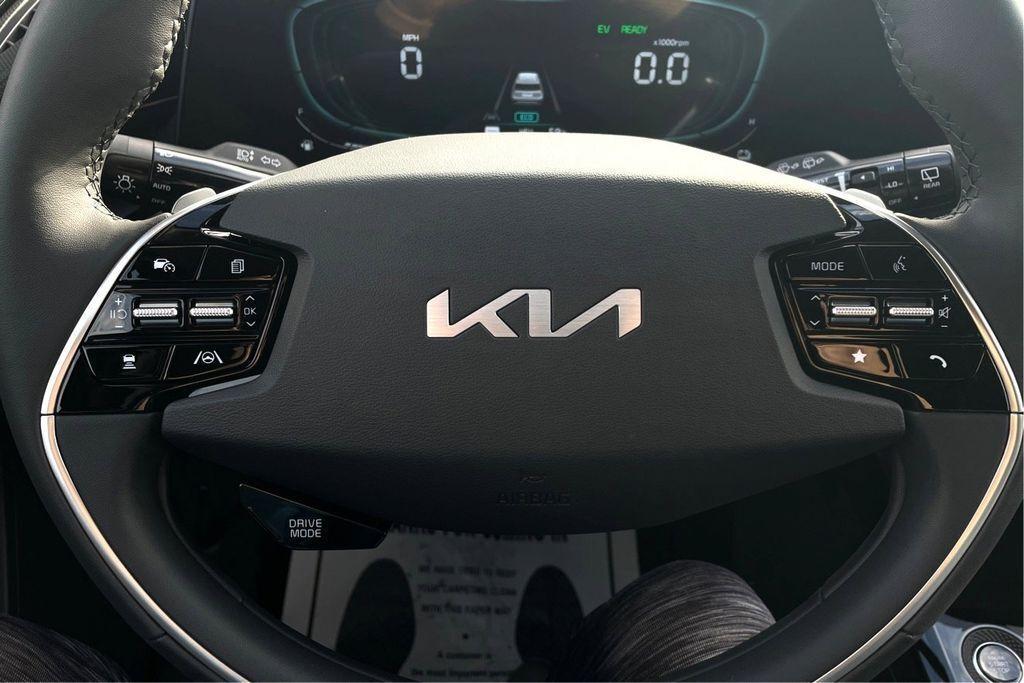 new 2024 Kia Niro Plug-In Hybrid car, priced at $35,649
