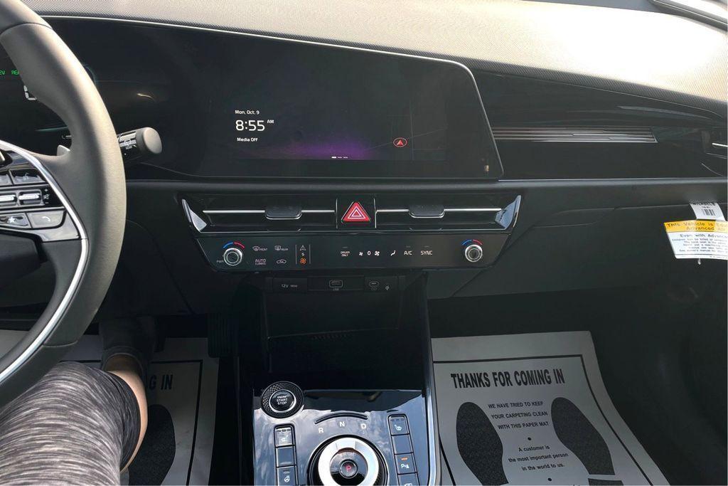 new 2024 Kia Niro Plug-In Hybrid car, priced at $35,649
