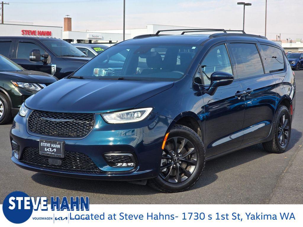 used 2022 Chrysler Pacifica car, priced at $25,999