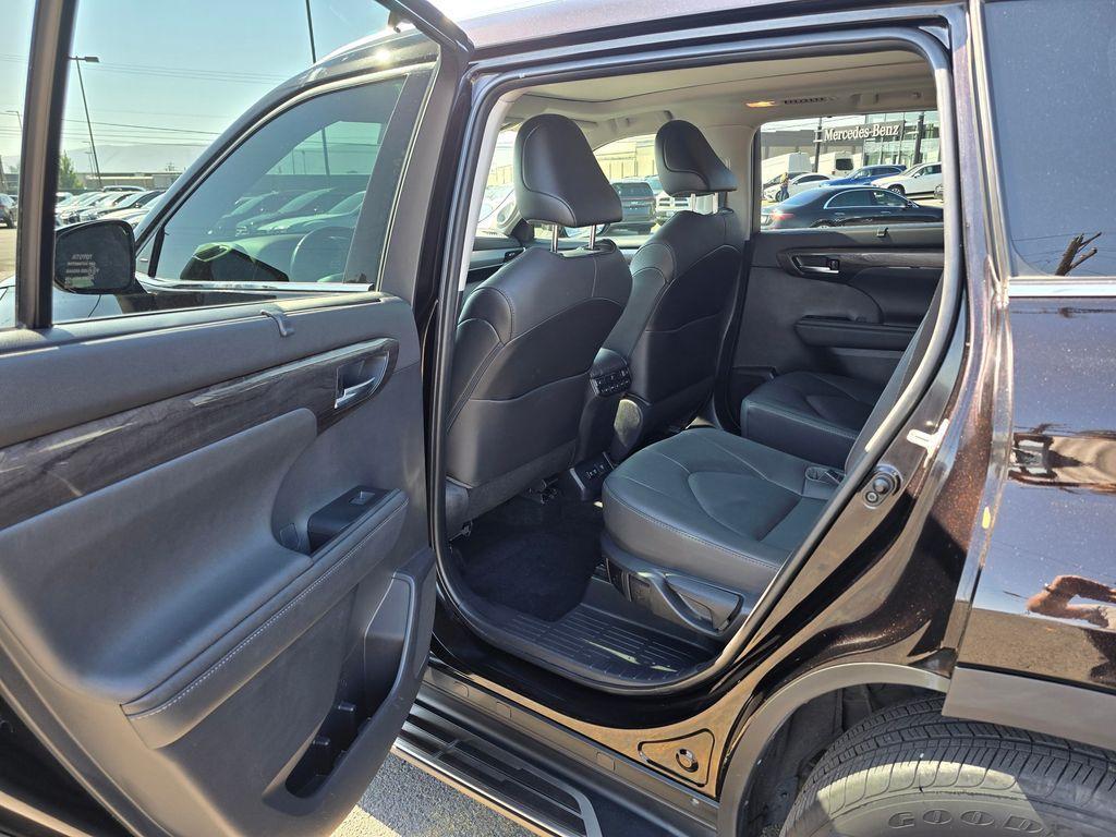 used 2020 Toyota Highlander car, priced at $38,075
