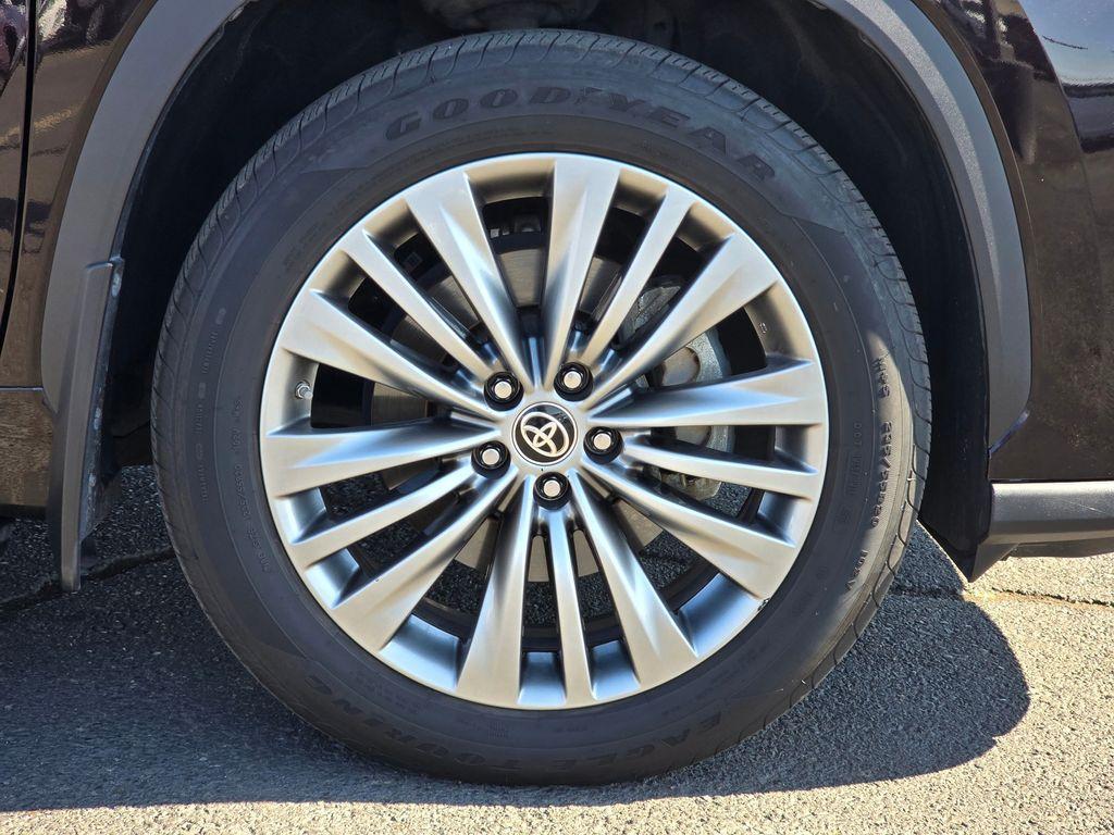 used 2020 Toyota Highlander car, priced at $38,075
