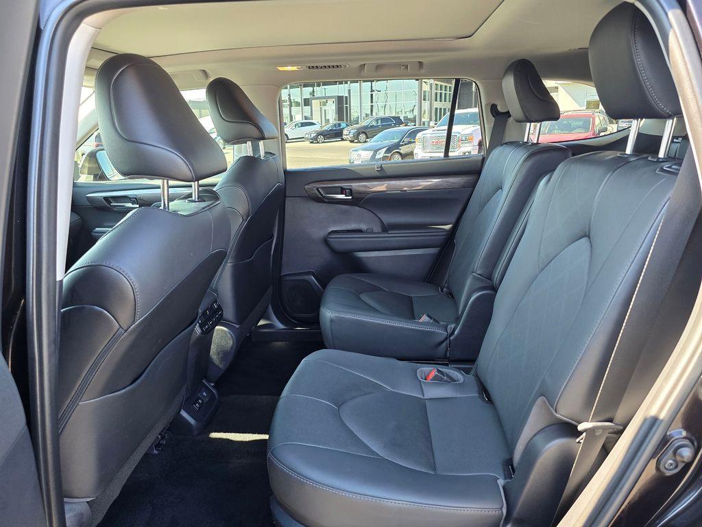 used 2020 Toyota Highlander car, priced at $38,075