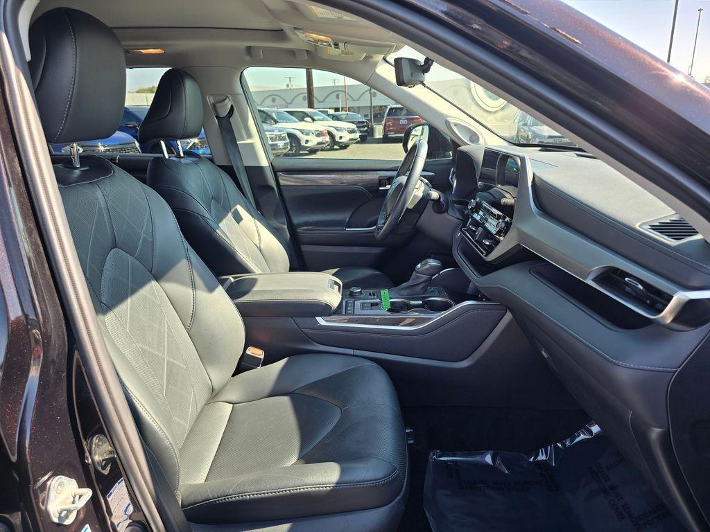 used 2020 Toyota Highlander car, priced at $38,075