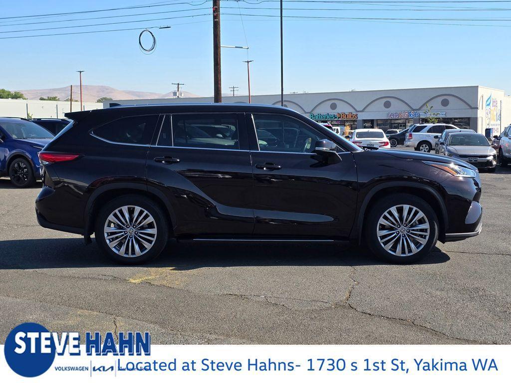used 2020 Toyota Highlander car, priced at $38,075