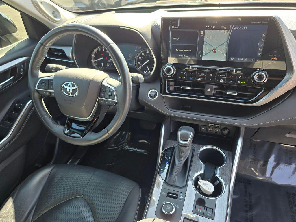 used 2020 Toyota Highlander car, priced at $38,075