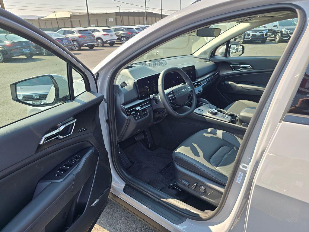 new 2026 Kia Sportage Hybrid car, priced at $40,186