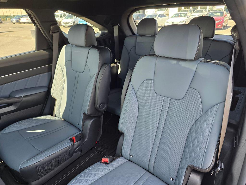 new 2025 Kia Sorento Hybrid car, priced at $46,635