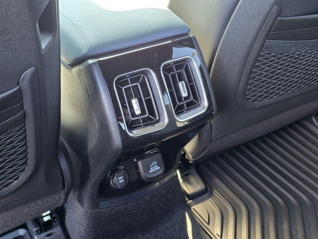 new 2025 Kia Sorento Hybrid car, priced at $46,635