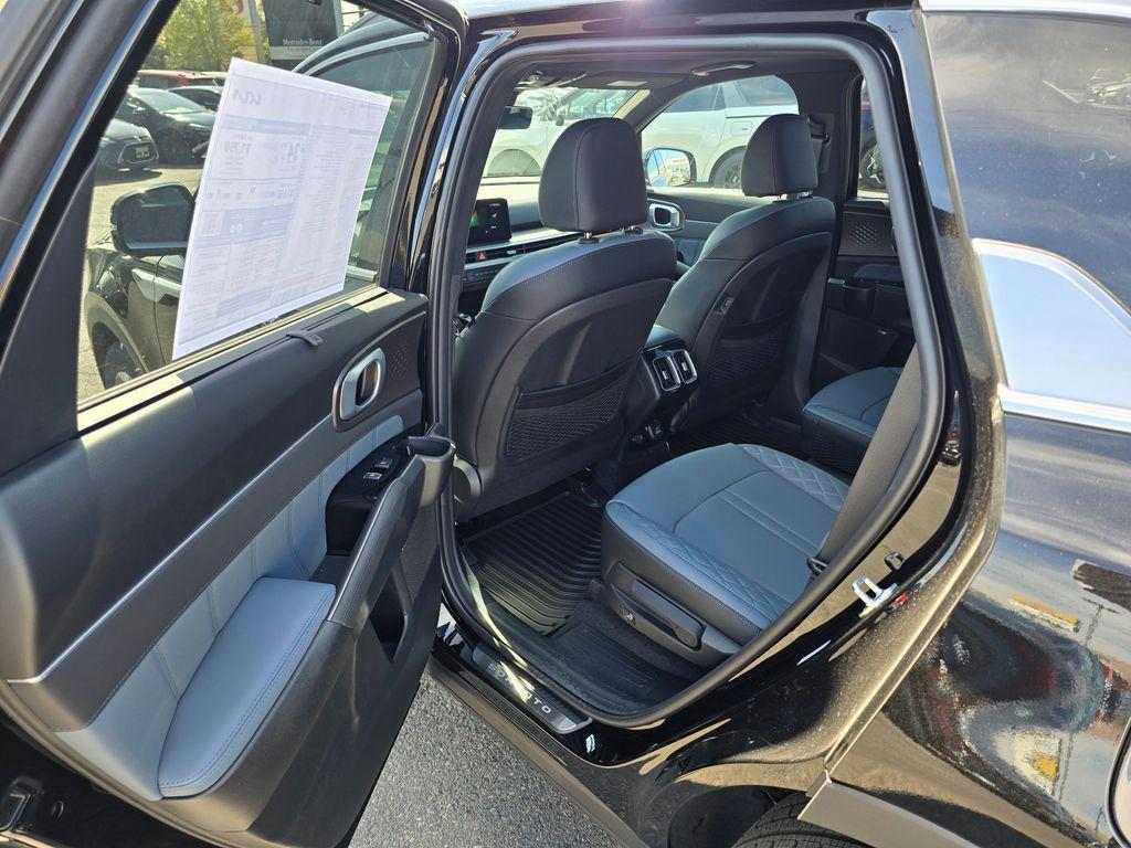 new 2025 Kia Sorento Hybrid car, priced at $46,635