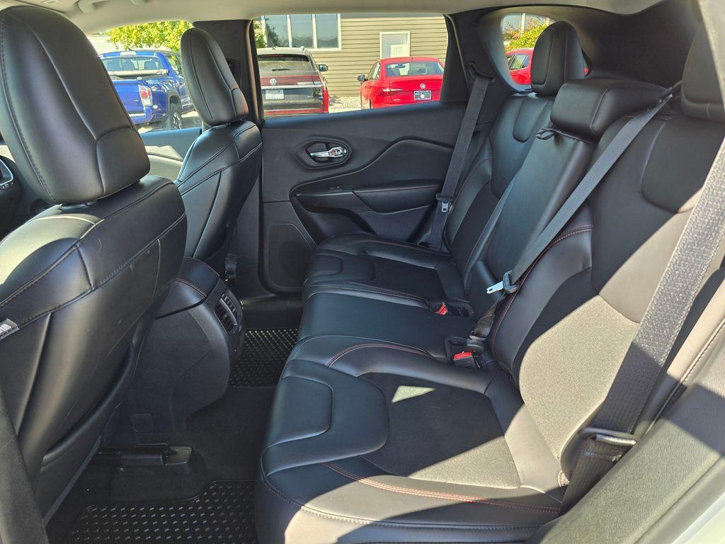 used 2019 Jeep Cherokee car, priced at $19,787