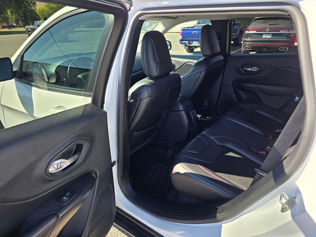 used 2019 Jeep Cherokee car, priced at $19,787