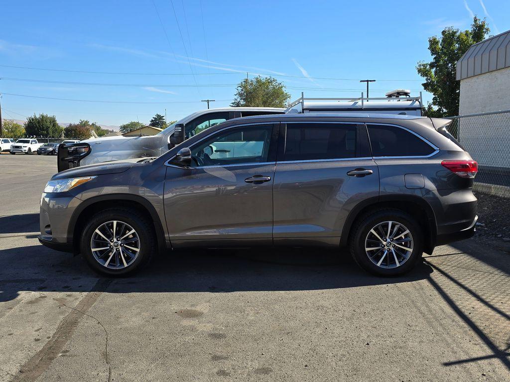 used 2018 Toyota Highlander car, priced at $24,123