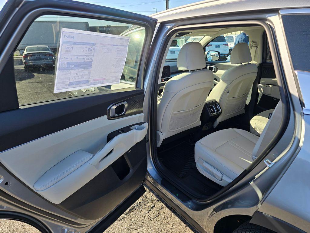 new 2026 Kia Sorento Hybrid car, priced at $43,275