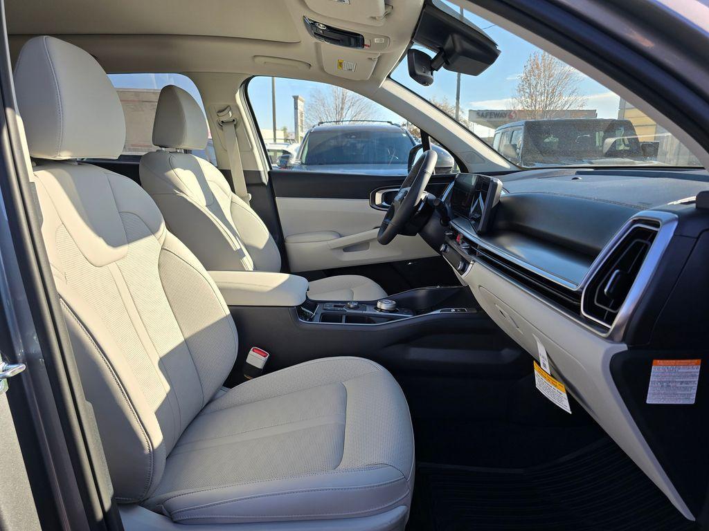 new 2026 Kia Sorento Hybrid car, priced at $43,275