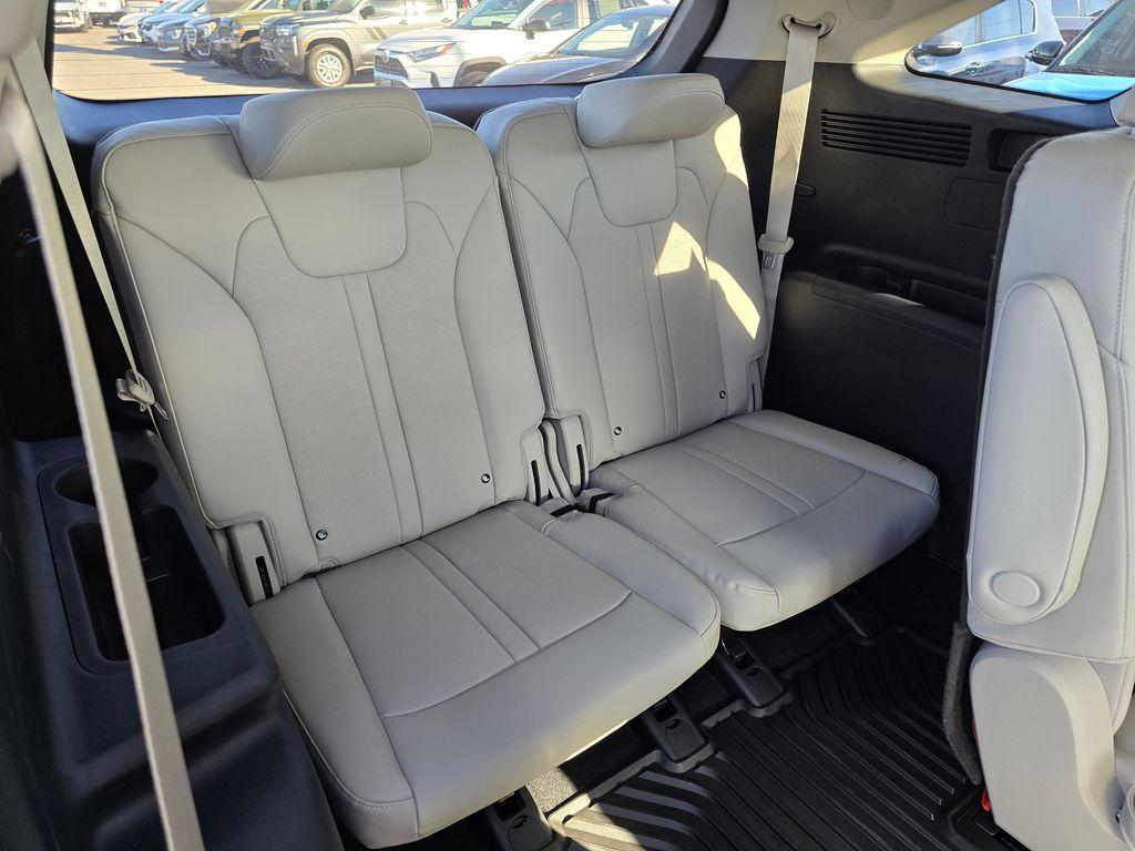 new 2026 Kia Sorento Hybrid car, priced at $43,275