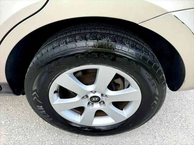 used 2007 Hyundai Santa Fe car, priced at $1,300