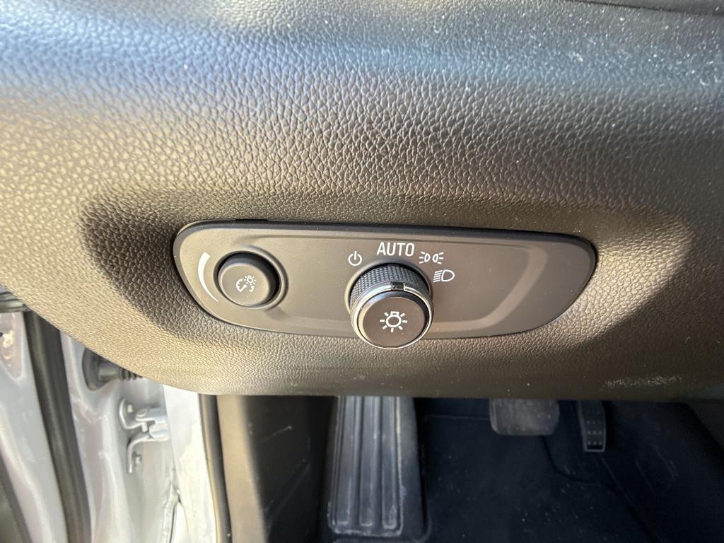 used 2022 Chevrolet Traverse car, priced at $33,492