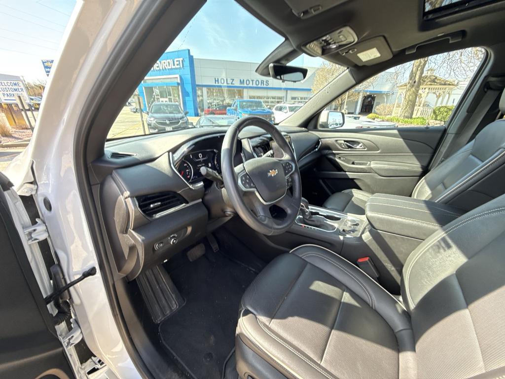 used 2022 Chevrolet Traverse car, priced at $33,492