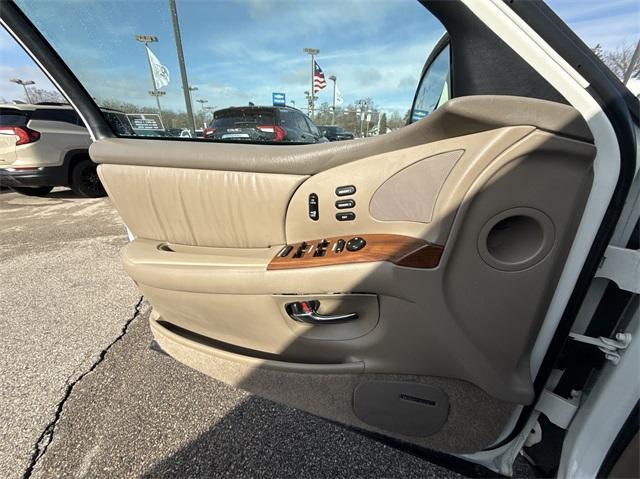 used 2001 Buick Park Avenue car, priced at $7,987